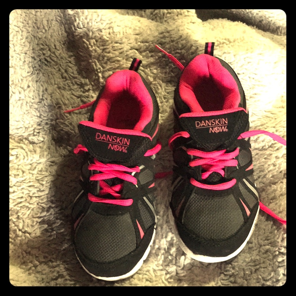 Danskin girl’s sneakers size 2